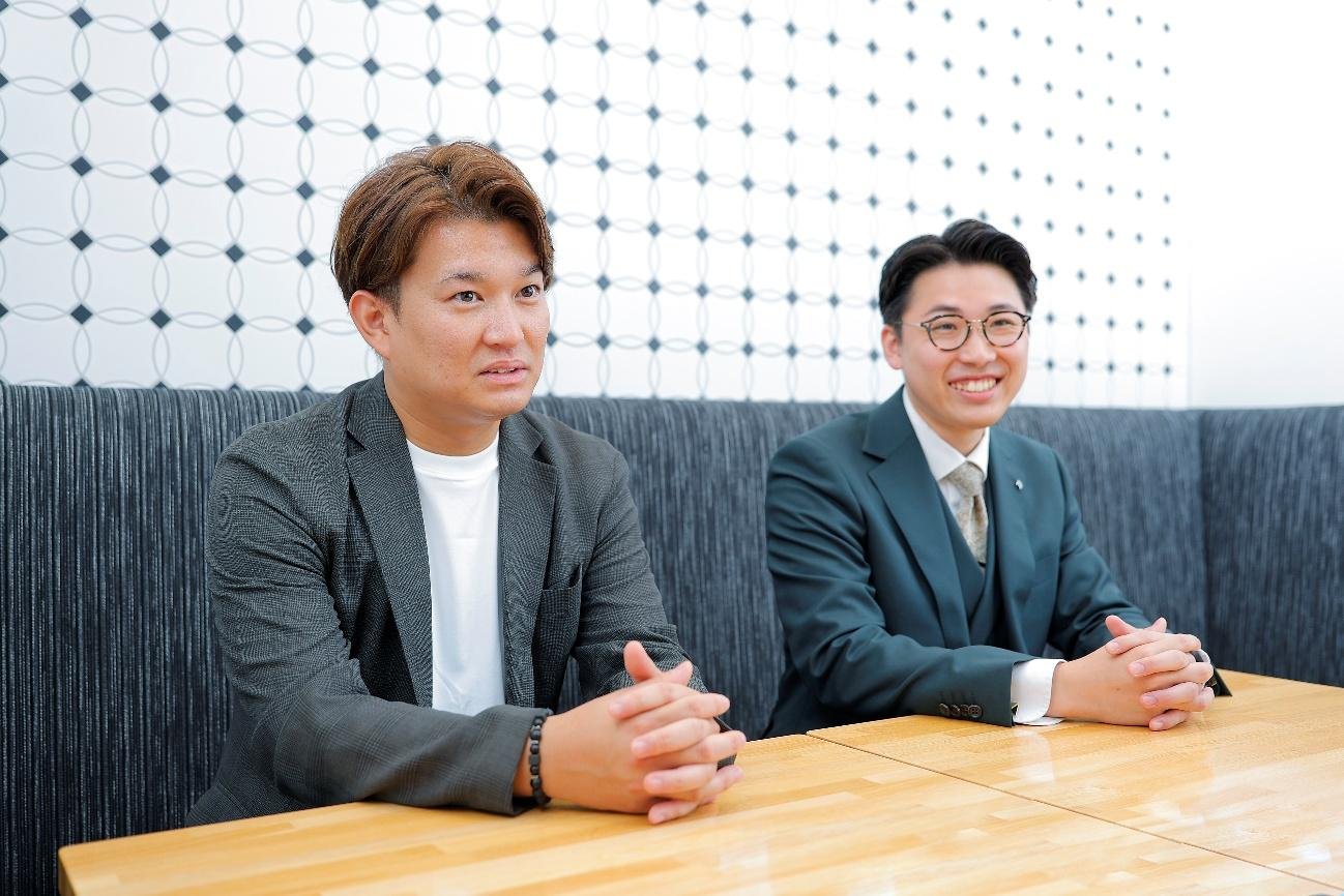 取材に応じる柳山航様と佐々木航太様