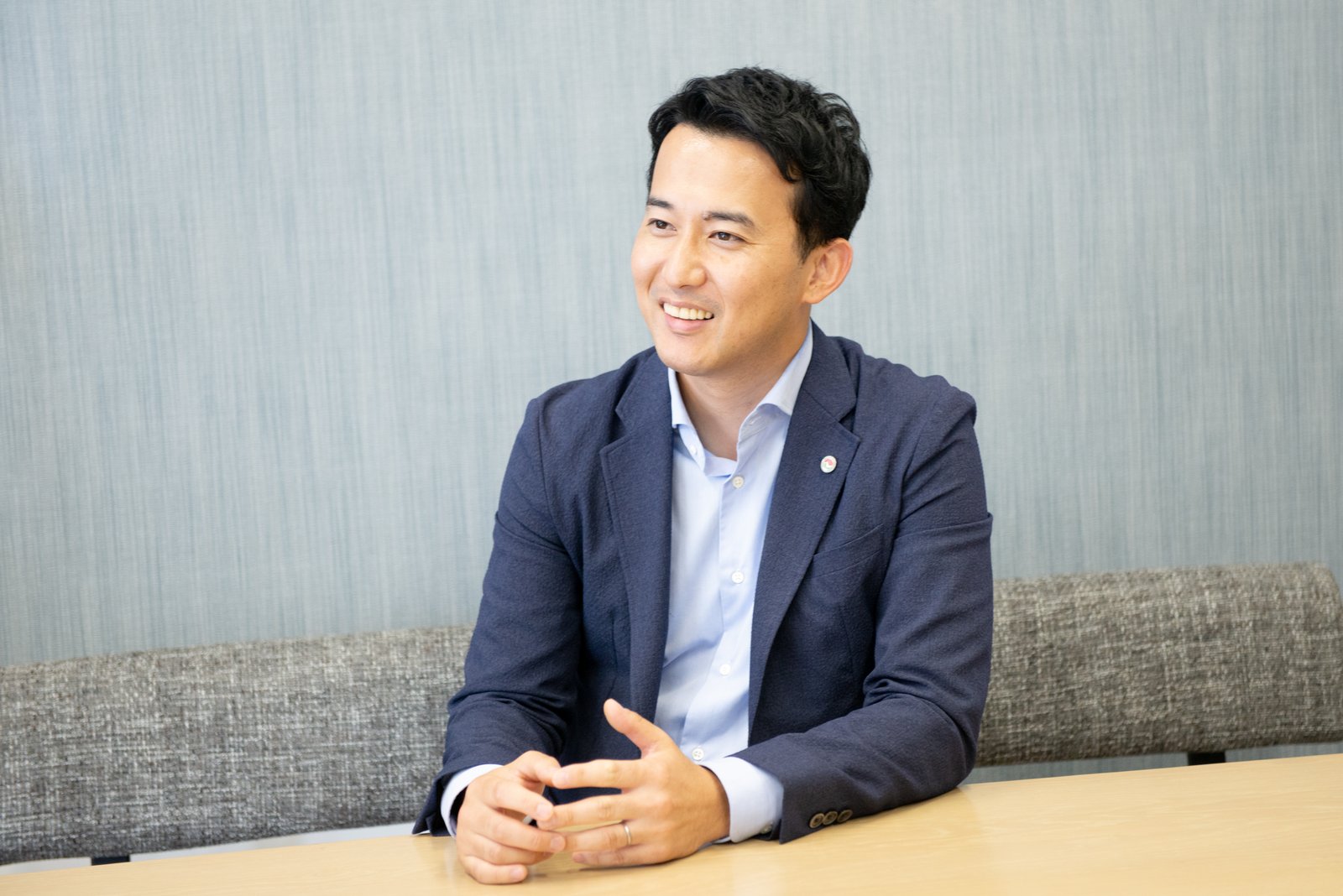 取材に応じる福岡不動産研究所株式会社の牧野文宣様