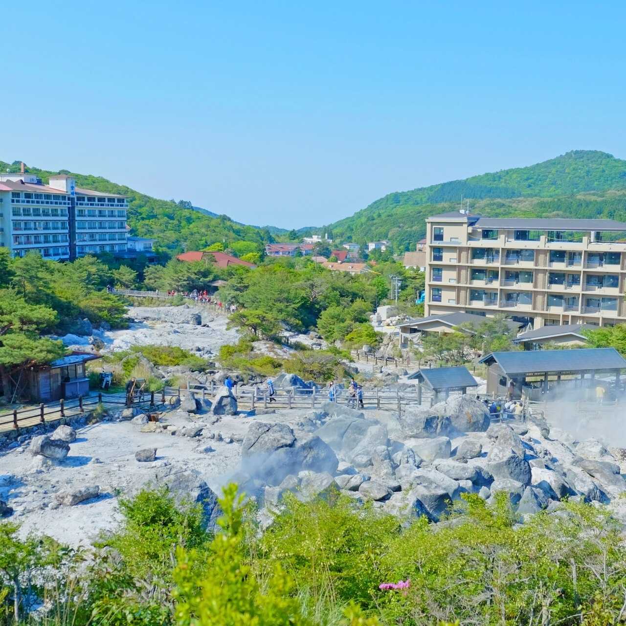硫黄香る山上の湯