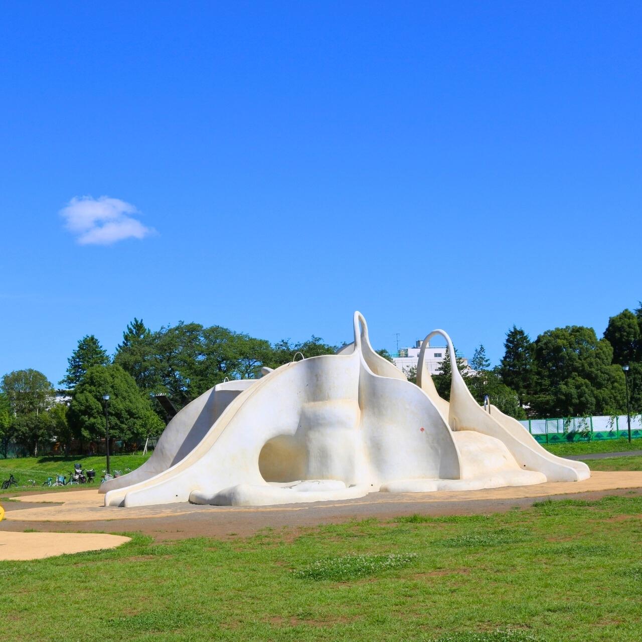 神田川沿いに広がる、緑陰涼しい都市の避暑地