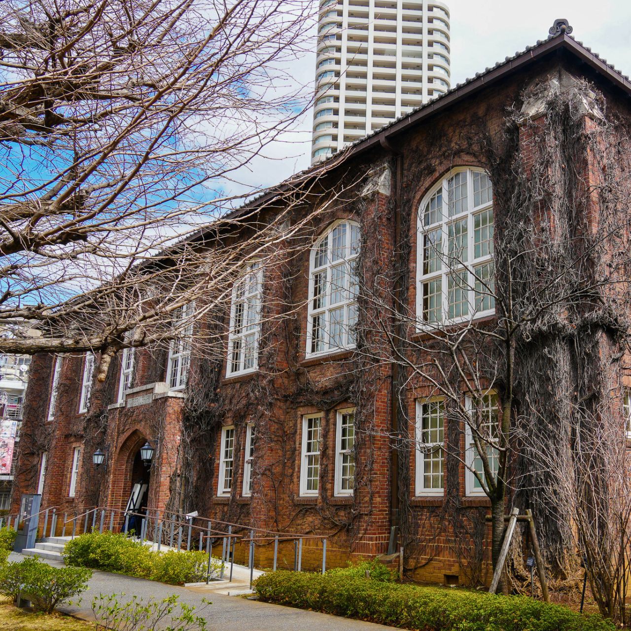 メーザーライブラリー記念館の屋根の形は、切妻?寄棟? 調査しよう!