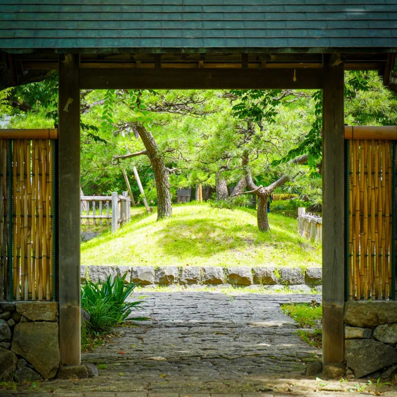 芝公園にあるおもてなしの庭は「逍遥の庭」と「◯◯◯◯の庭」?