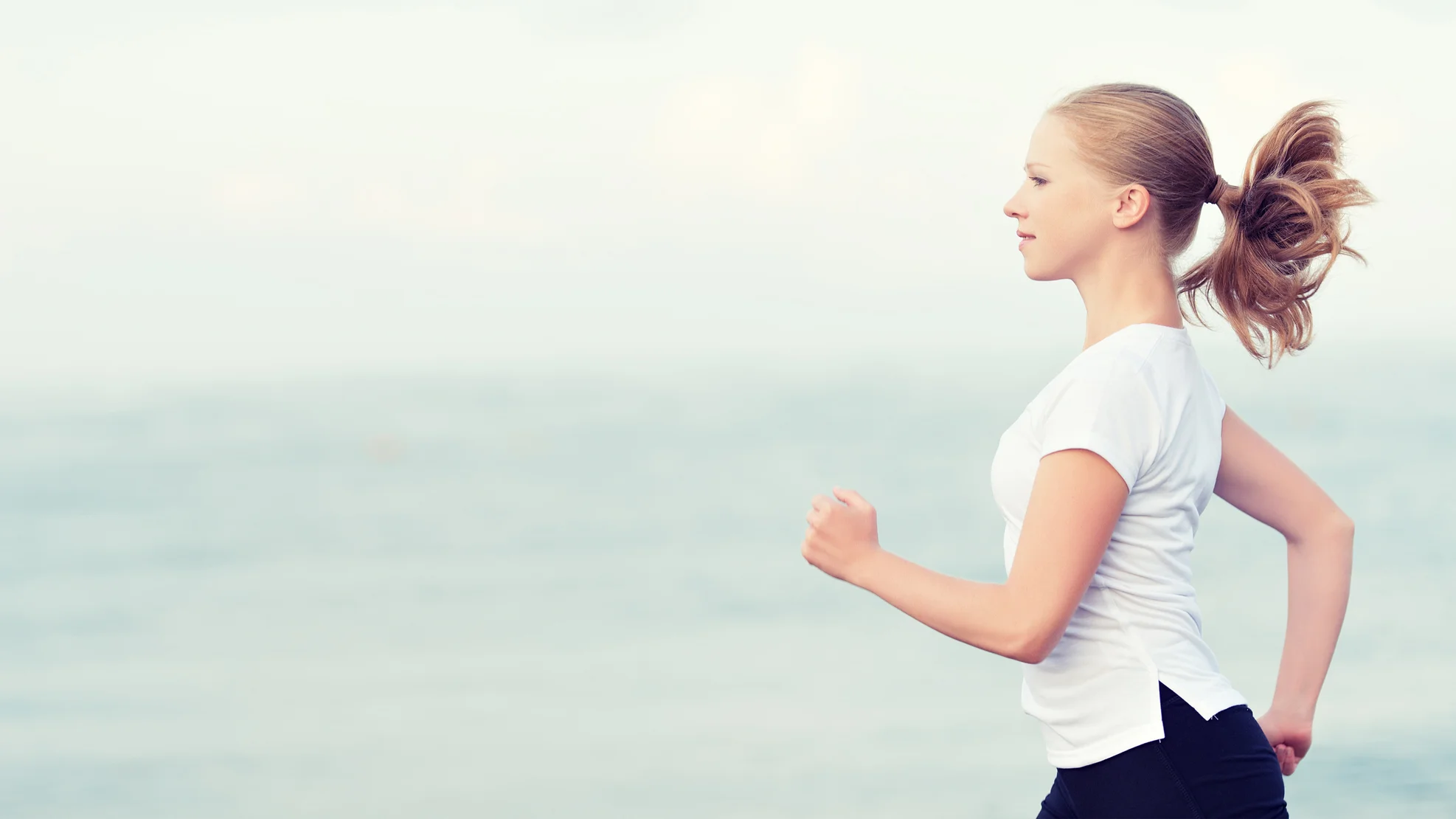 ランニングする女性
