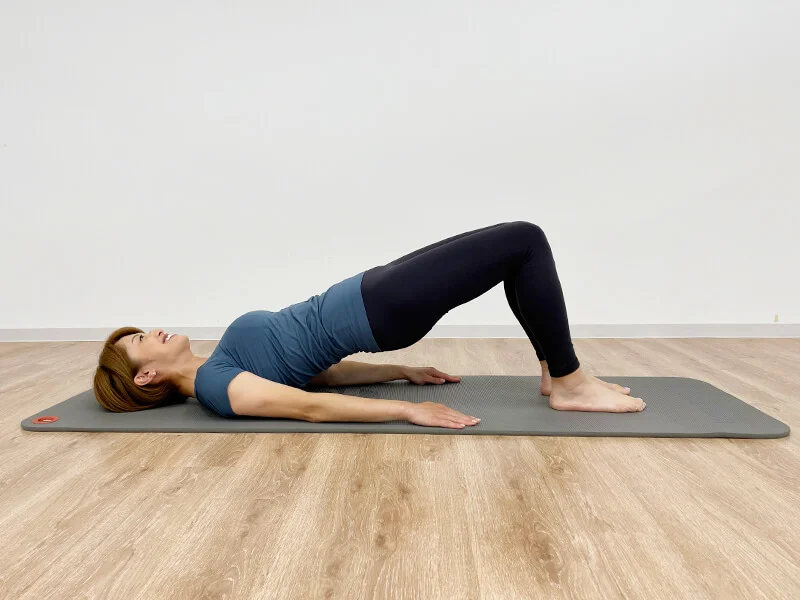 ピラティス ペルビックカール