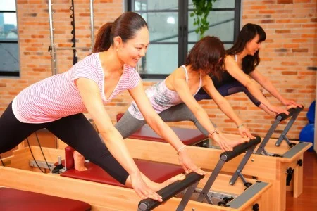 ピラティスは腹筋だけじゃなく背筋にも効果があるの?