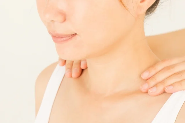 肩甲骨はがしで正しい姿勢になれる?