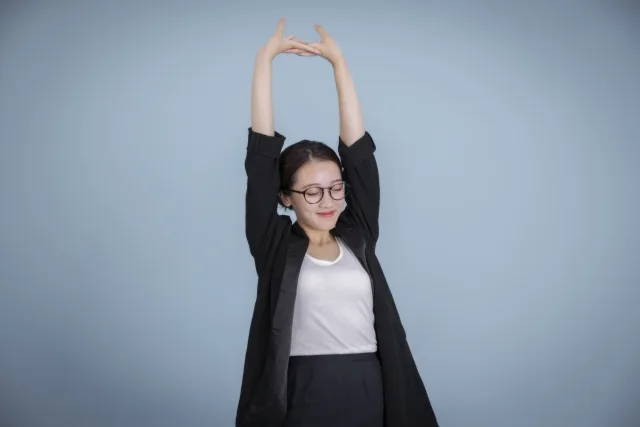 気になる二の腕はストレッチで細くできる?