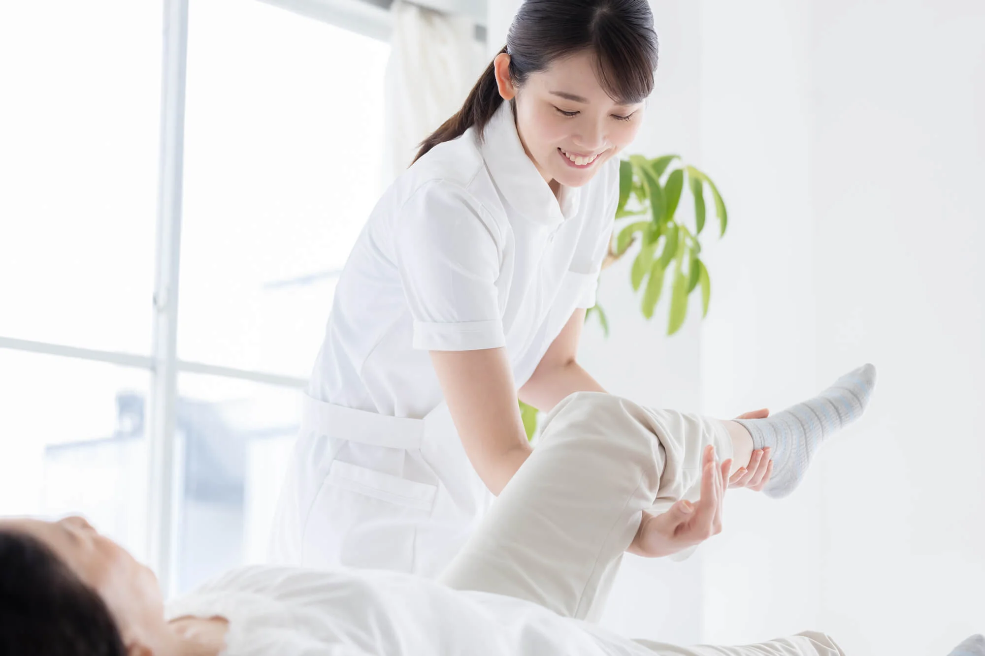 リハビリを行う女性
