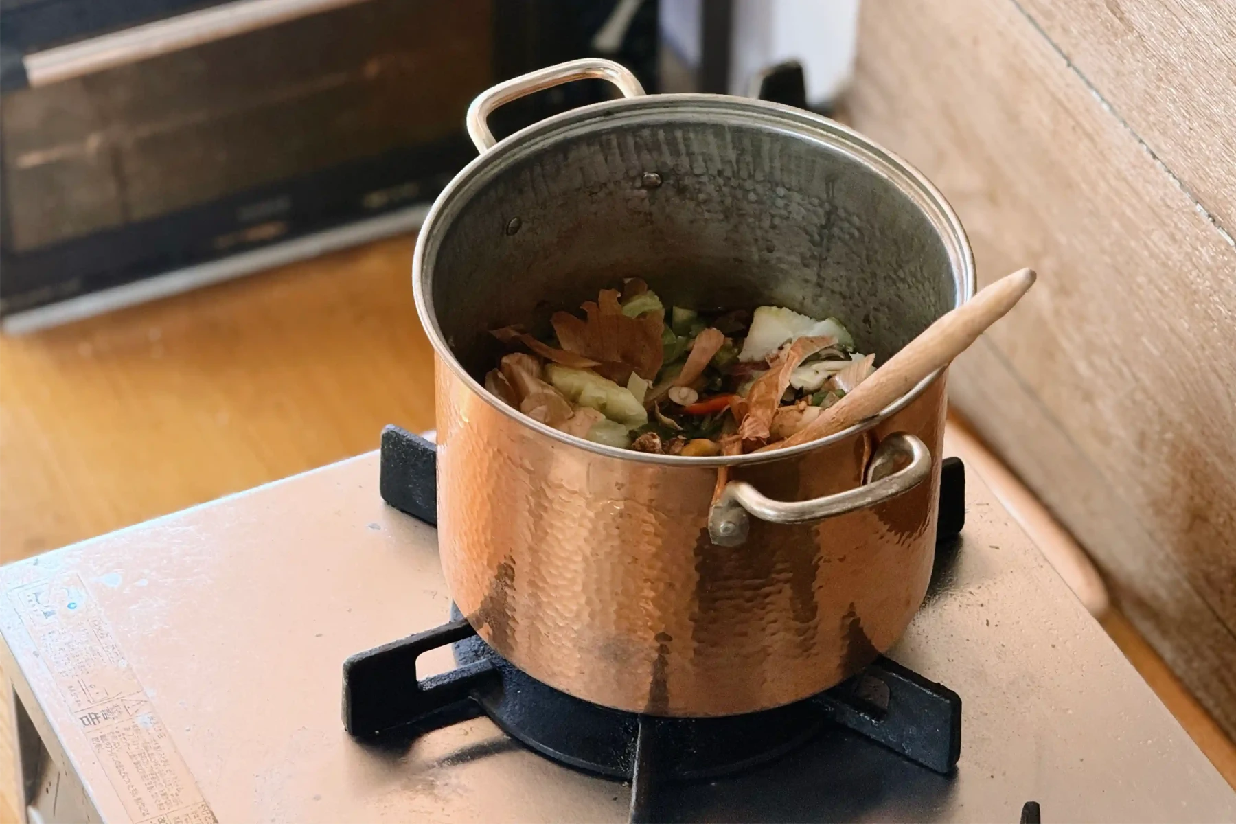 古民家暮らし、「かのや」の青梅日日記。<br>05｜ぐるぐる巡る畑と台所