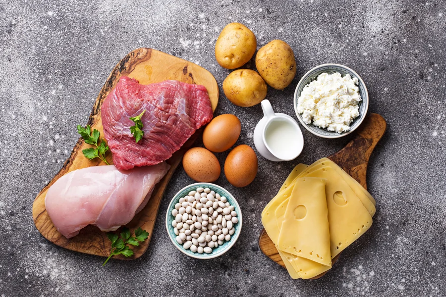 栄養を摂るためには適した食品を選ぶことが大切です