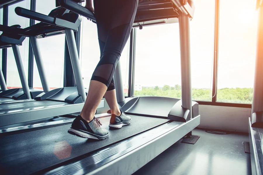 有酸素運動は主に脂肪燃焼などの目的で行われます