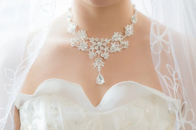 ブライダルの準備に肩甲骨はがしを受けた方がいい?