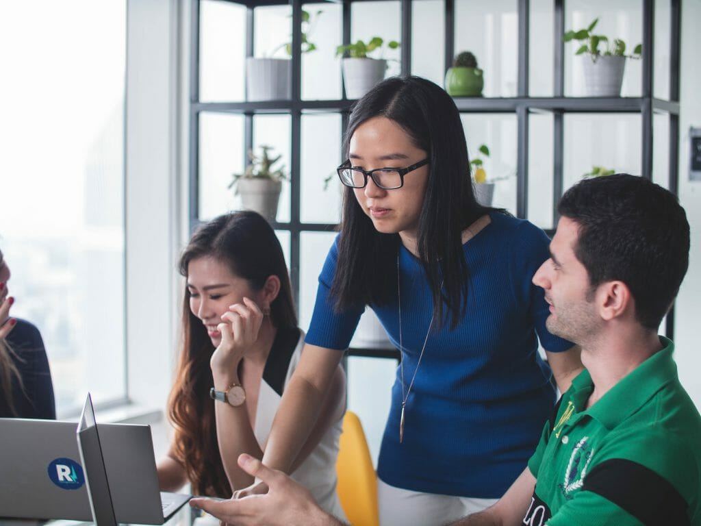 嘱託とは？契約社員やパートとの違いを徹底解説 | Offers HR