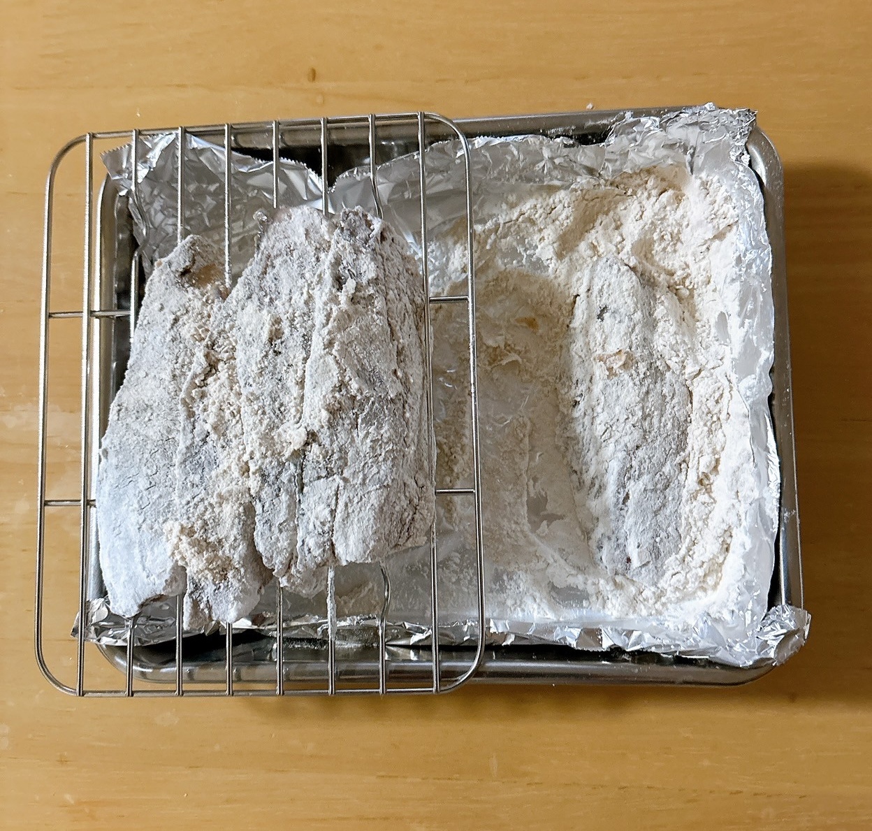 下ごしらえ（粉をつける）