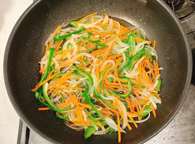 調理(マリネを作る)