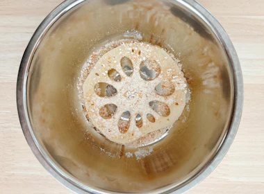 下ごしらえ(全粒粉をふる)