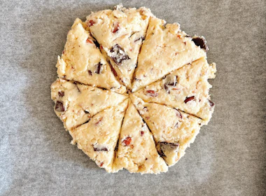 調理(生地をカットする)