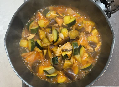 調理(蓋をして煮込む)