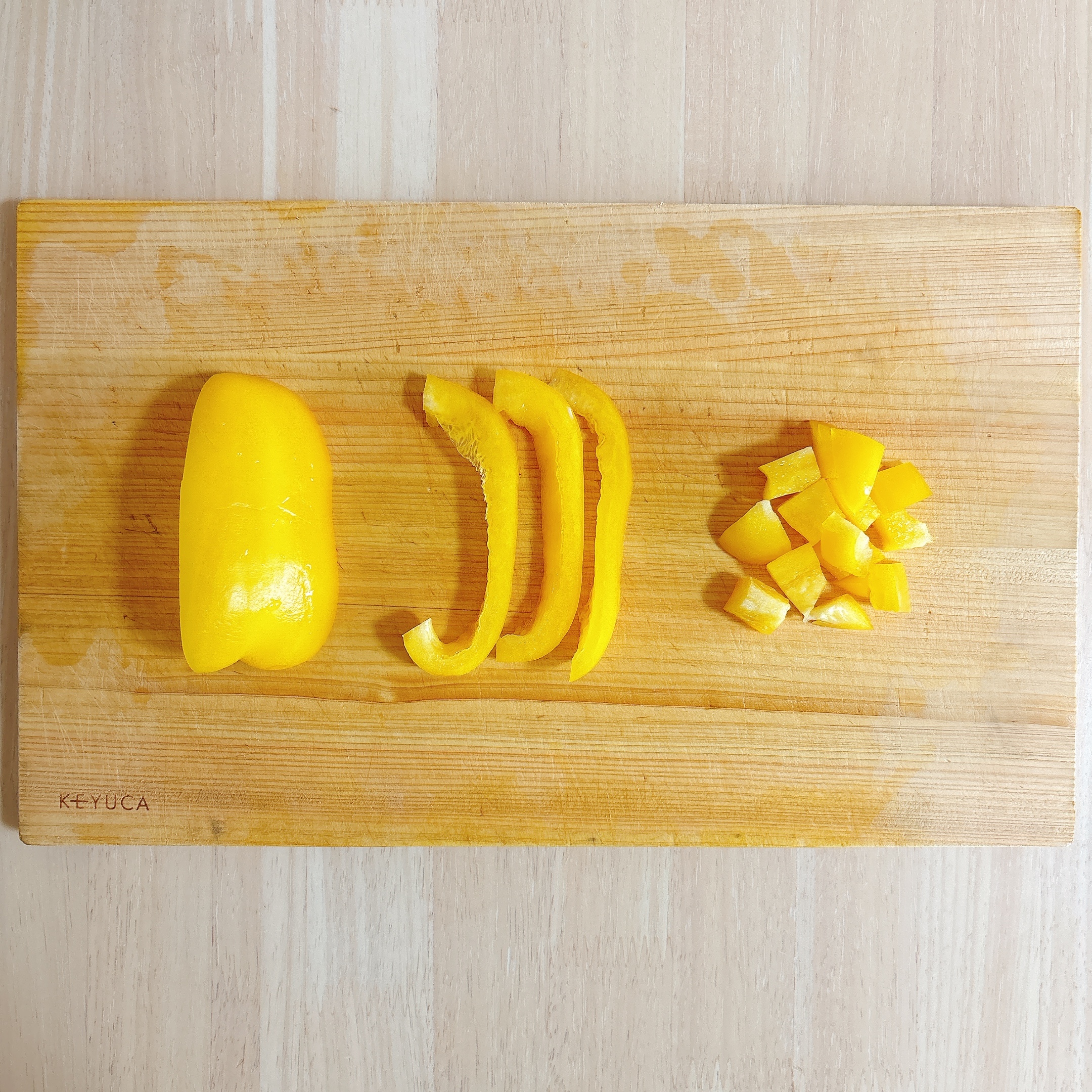 下ごしらえ（黄パプリカ）