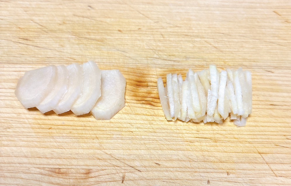 生姜を切る