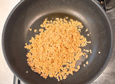 調理(大豆ミートを炒める)