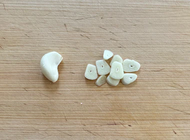 ニンニクの下準備