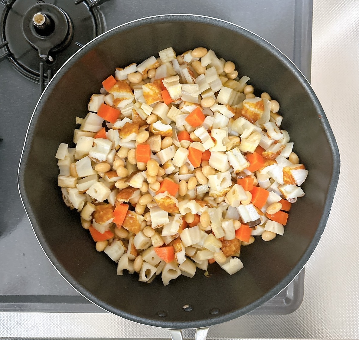 調理（具材を炒める）