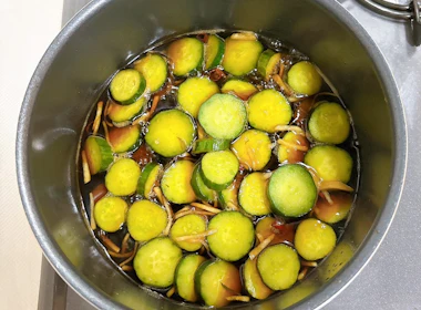 冷やして味を染み込ませる