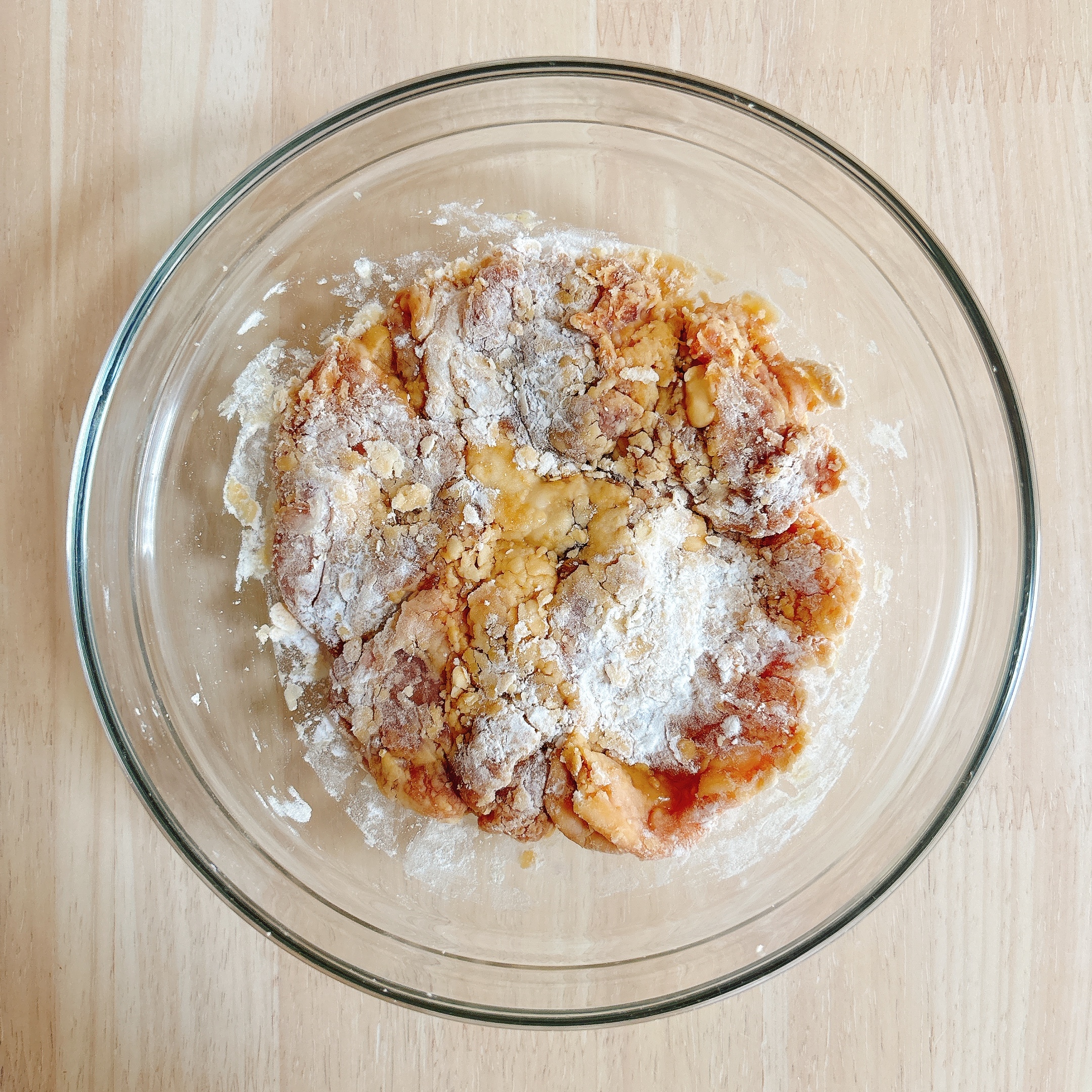 下ごしらえ（鶏もも肉に下味をつける）