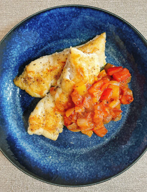 【バター不使用】鱈のムニエル -彩りラタトゥイユソース添え-