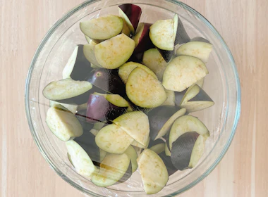 下ごしらえ(ナスの下茹で)