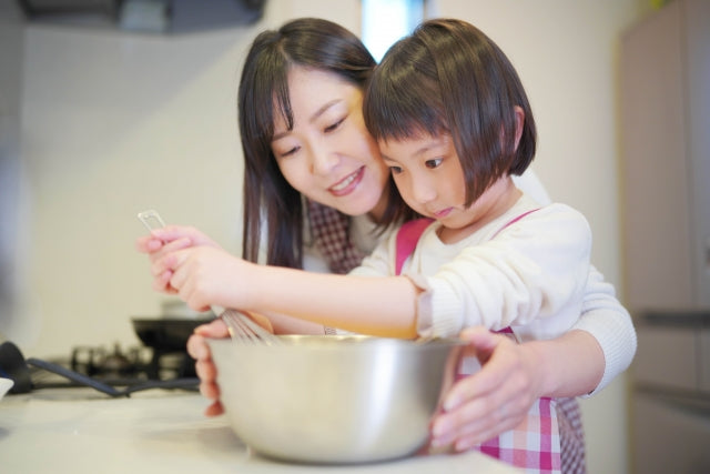 【コラム】手軽なおやつ作りが育てる、子どもの学びと感覚　（果汁ジュースとゼラチンで作るゼリー）