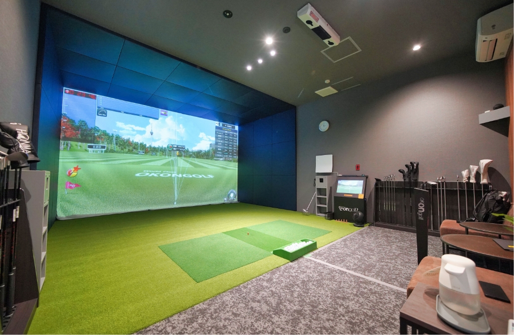 完全個室のゴルフレッスン・練習場はシミュレーションゴルフのGOLF NEXT 24