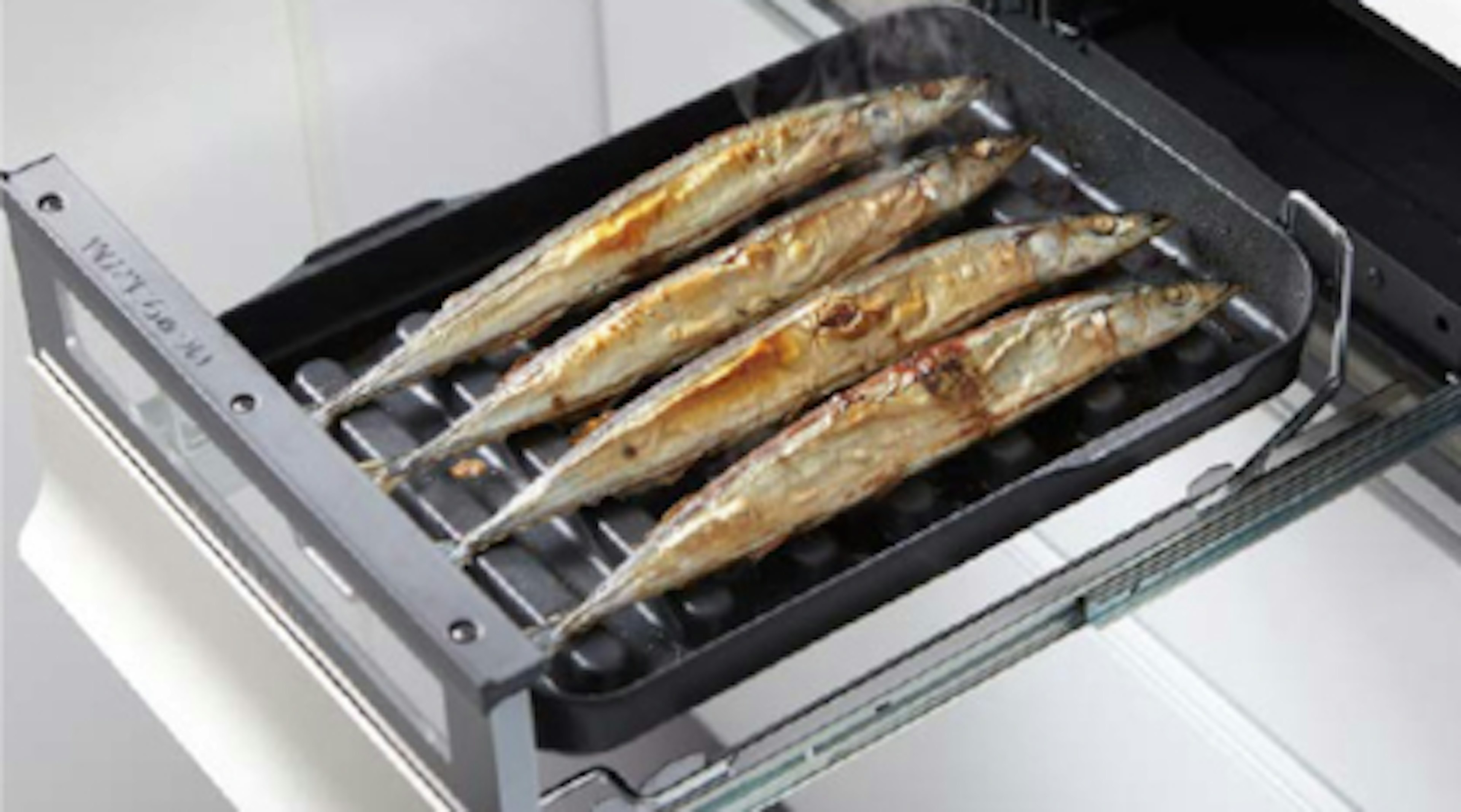 「焼く」にこだわった波型プレート