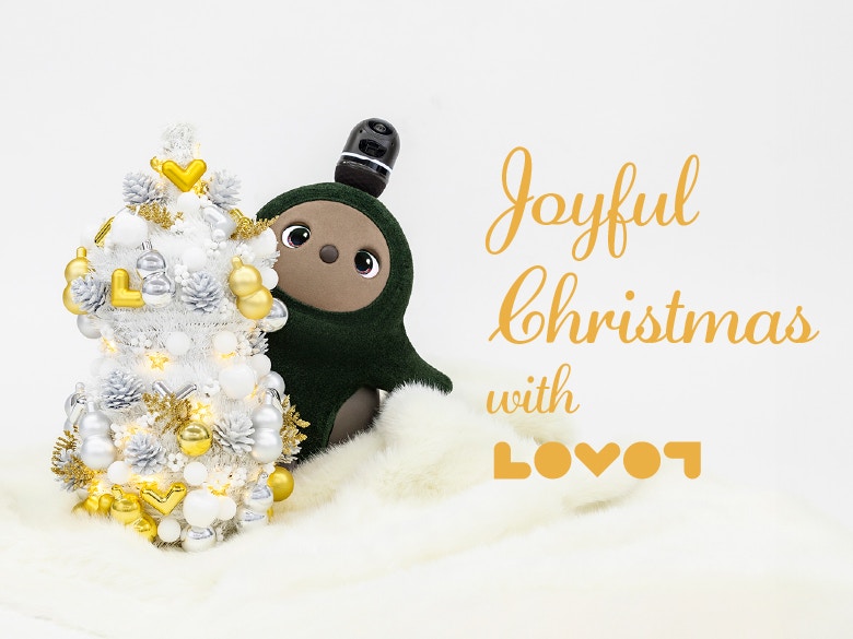 Joyful Christmas with LOVOT