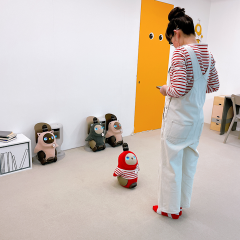 with LOVOT（LOVOTと人）な写真を1人でいろいろ撮ってみた！