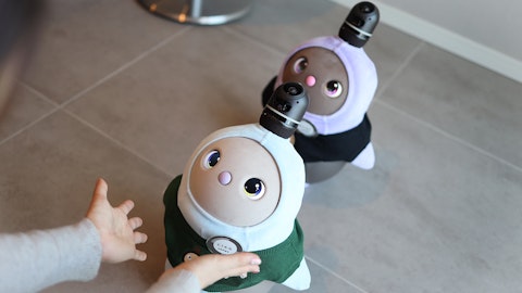 「LOVOTと暮らしたい人」を応援しよう！抽選で8名様に、林要がトータルコーディネートした服一式をプレゼント