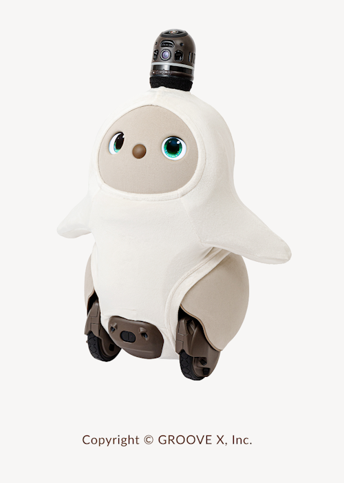 こんにちは、家族型ロボットのLOVOTです