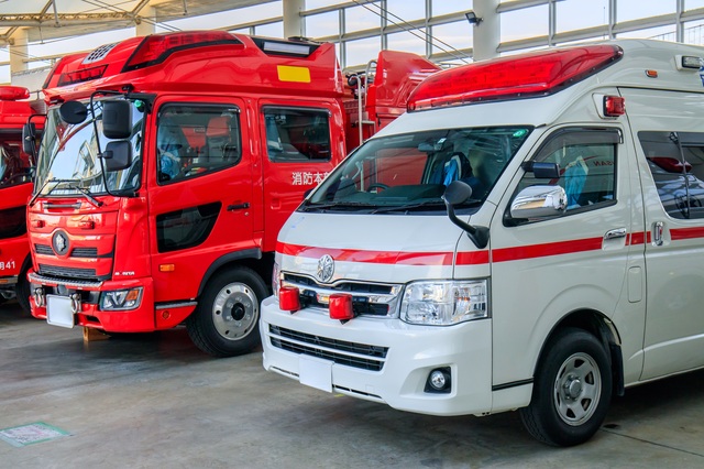 緊急車両の交差点進入時の事故を防ぐ安全装備の開発