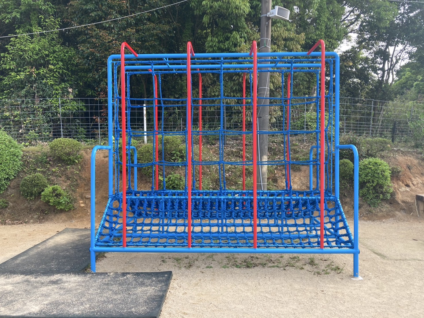 RK-CL7001（旧RK-4201）】山型うんてい | 遊具・設備の施工実績