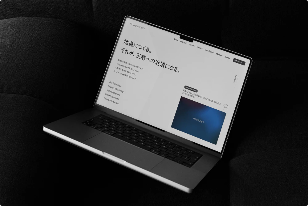 Astroを中心に、React、Tailwind CSS、microCMS、Cloudflare、Resendを組み合わせた構成を採用