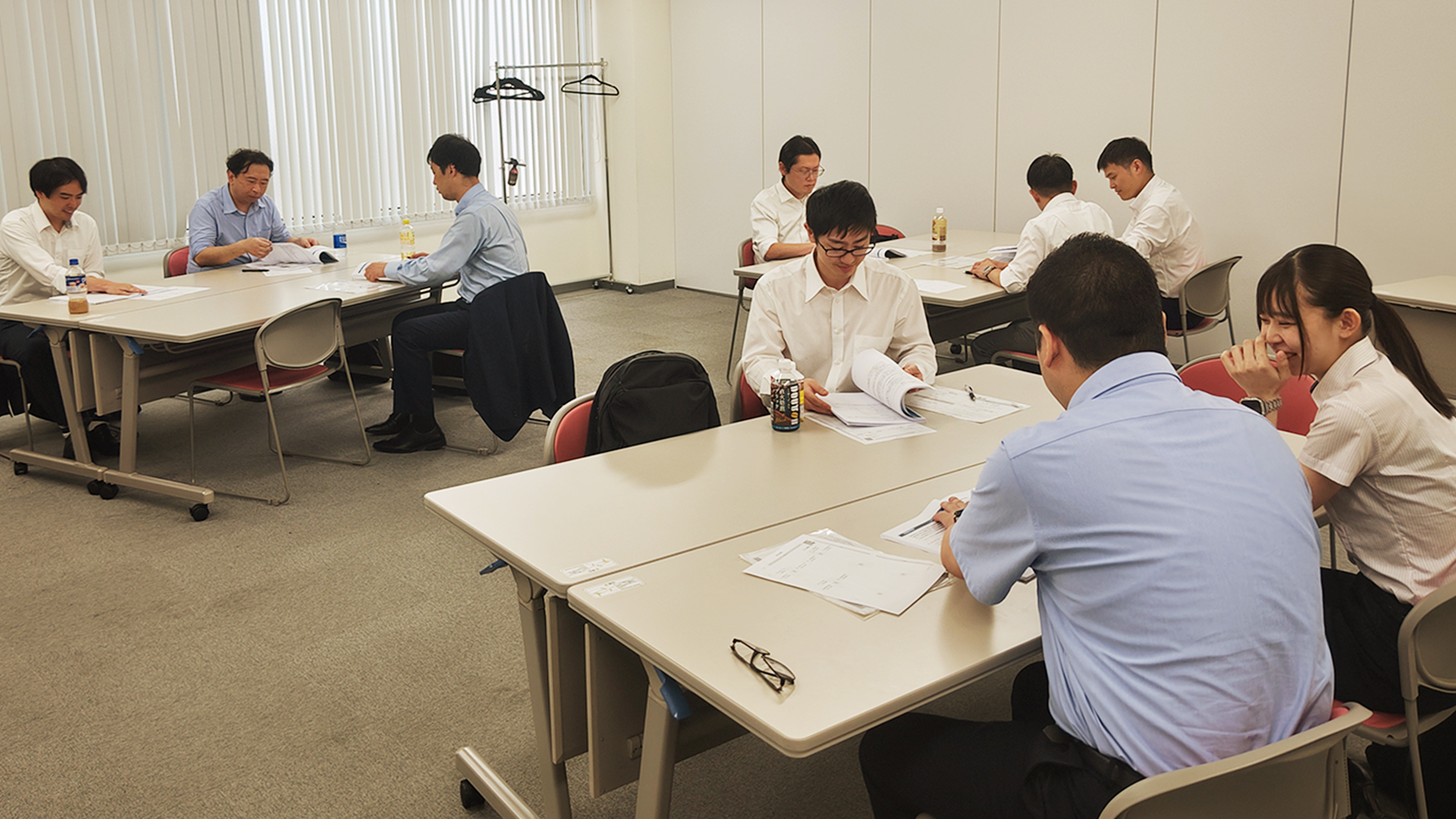 「ねぎし大学」で定期研修あり。月1回の振り返りや評価シートで、成長と昇格のステップが明確です。
