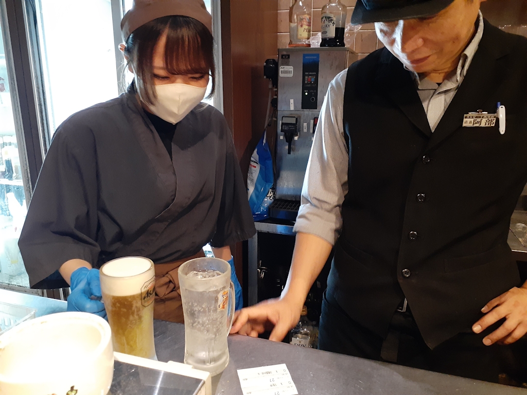現場で学ぶOJT形式の研修を採用。実際の業務を通して、店長や先輩が丁寧に教えてくれるので、未経験の方でも無理なくスキルを身につけられます。
