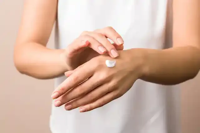 【2024年最新】おすすめハンドクリーム18選|プチプラからデパコスまで