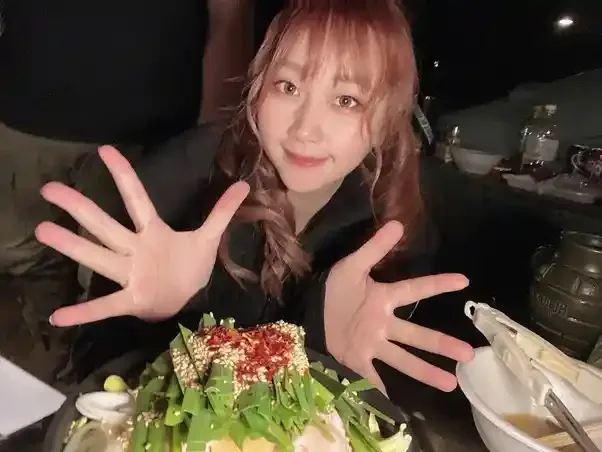 【グラビアアイドル・Ako】おすすめお取り寄せグルメを満喫!