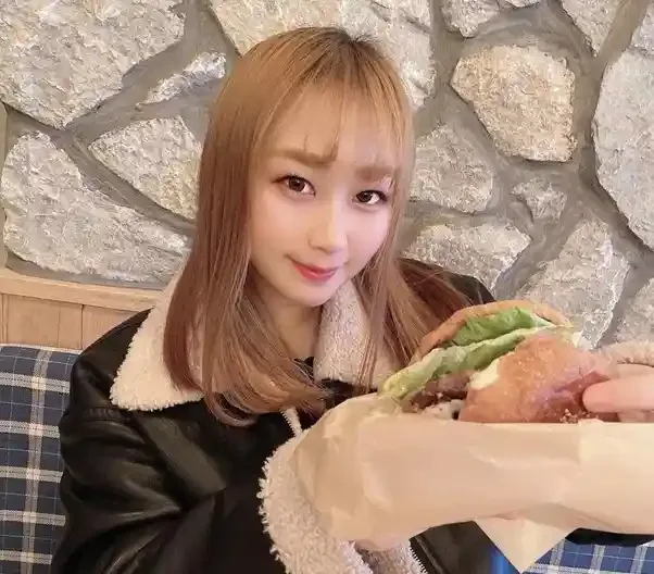 グラビアアイドル・Akoの都内近郊の肉料理がガチで美味しいお店5選