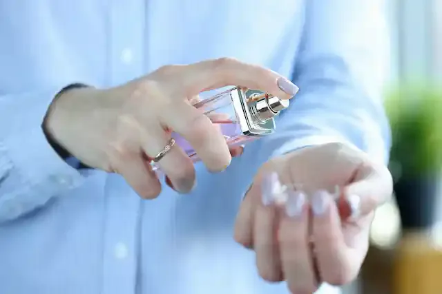 【2024年最新】おすすめレディース香水16選|種類別にご紹介