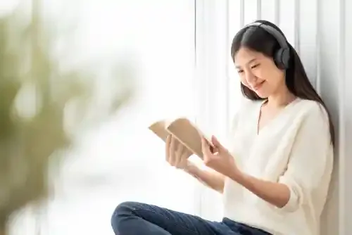 【2024年】本を読み上げてくれる!朗読アプリおすすめ10選|徹底比較&選び方も解説