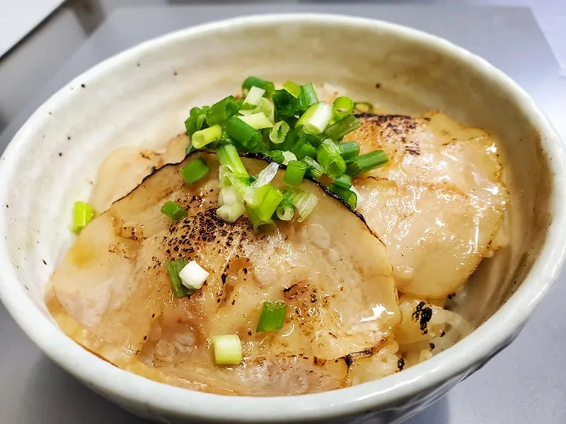 炙りチャーシュー丼
