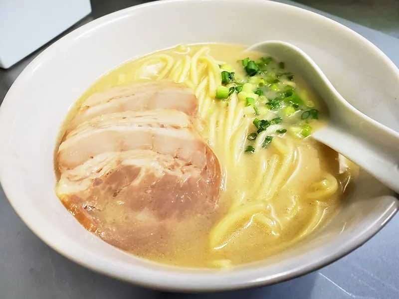 鶏白湯ラーメン